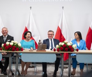 Dyrektor Dorota Łapiak odznaczona tytułem "Honorowy Obywatel Ciechanowca" Dyrektor Dorota Łapiak odznaczona tytułem "Honorowy Obywatel Ciechanowca"